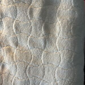 Luxurious White Spa Quality Bath Beach Size Blanket NWOT